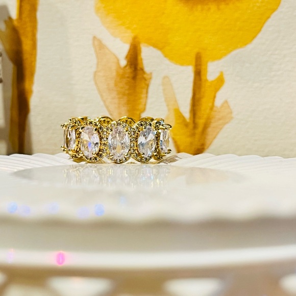 HEYMAEVE Heiress Statement Eternity Band Ring 18K Gold Plated Tarnish Resistant - Picture 2 of 7